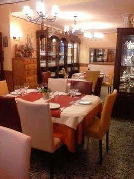 Hostal Creus Roses Exterior foto