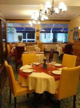 Hostal Creus Roses Exterior foto